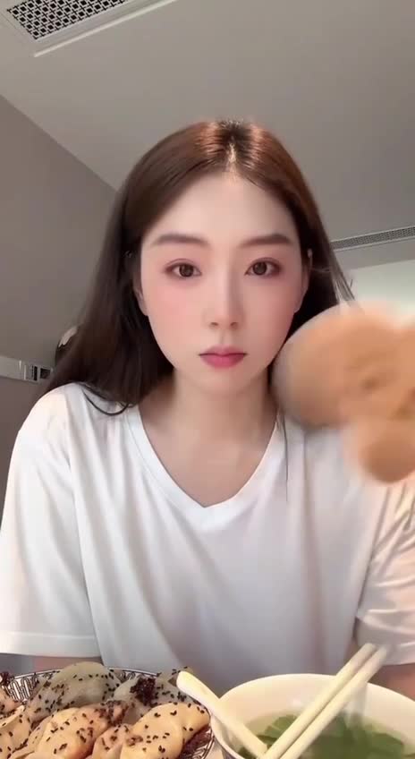 #煎饼楚子 走光3.MOV