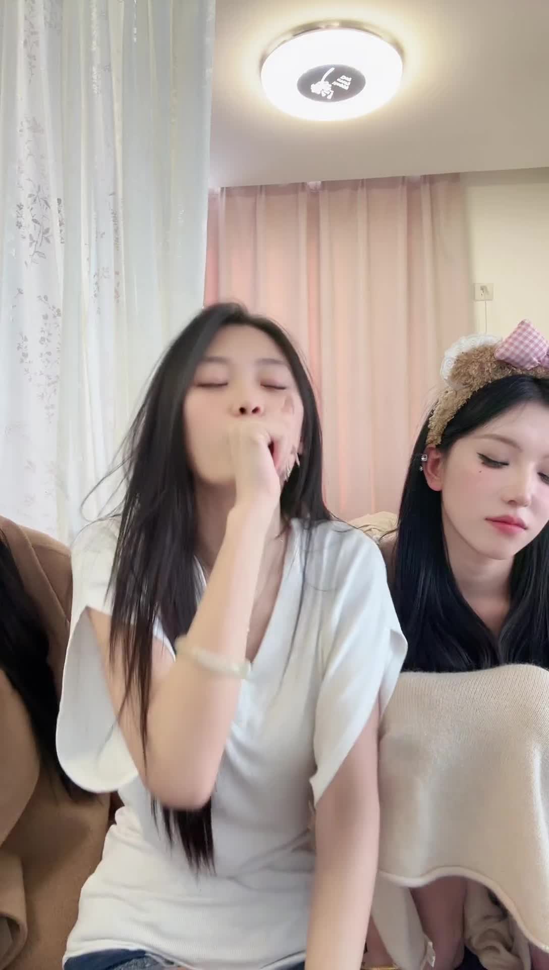 Yyyy