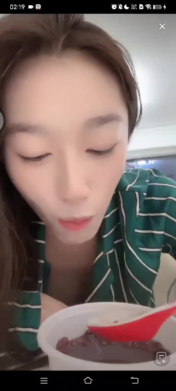 可颂 漏奶