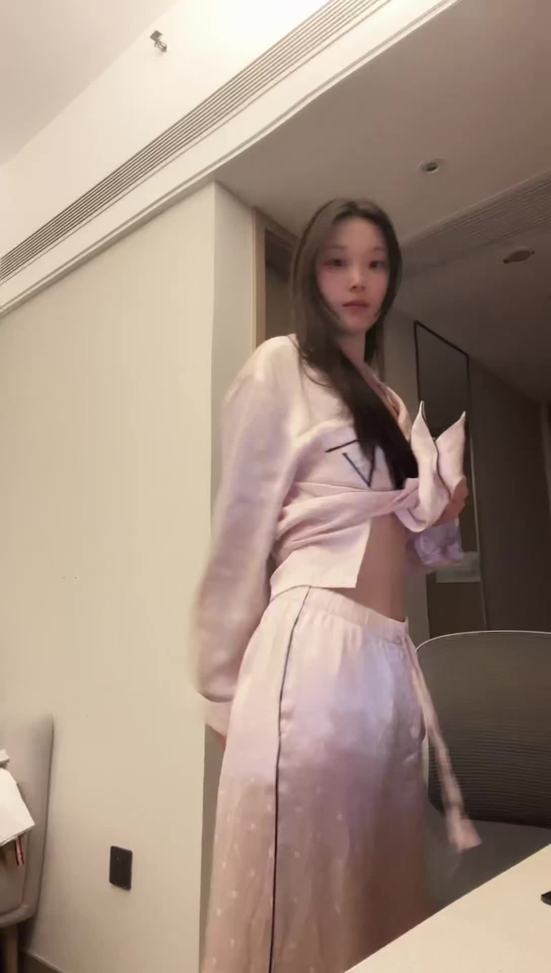 @iiiii-_2025-03-26_23-30-37_007