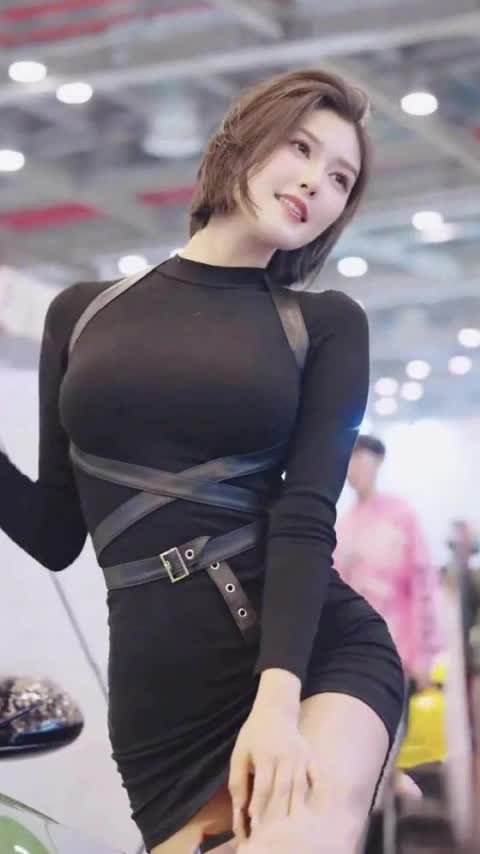 网红顶级车模 程儿