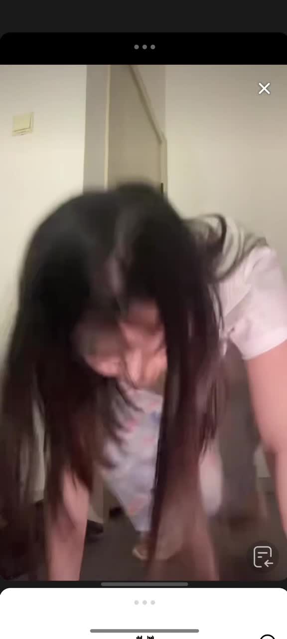 四月精选免费走光视频 (1).MP4