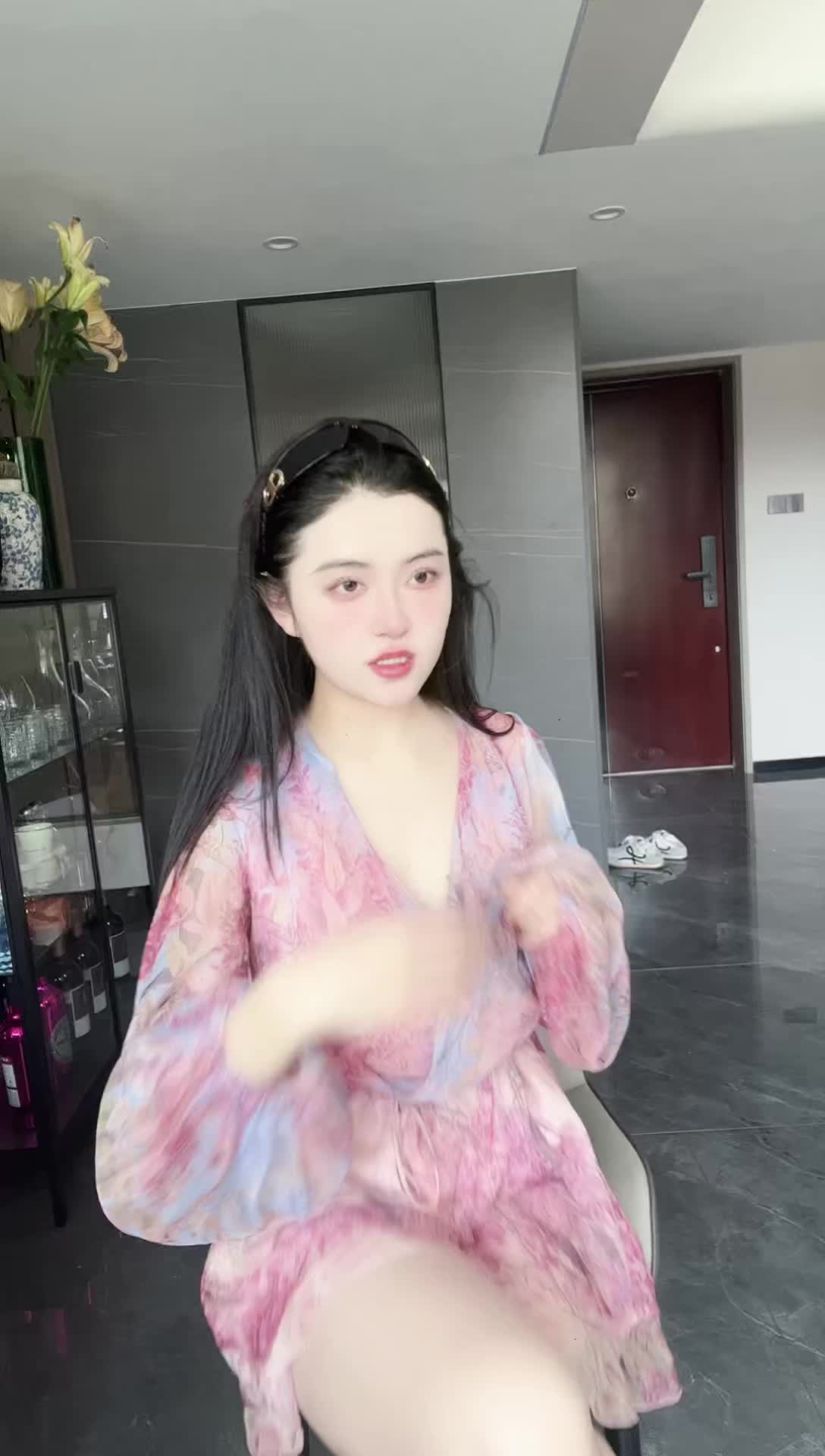 龙春燕子_2025-04-18_12-25-24_0801