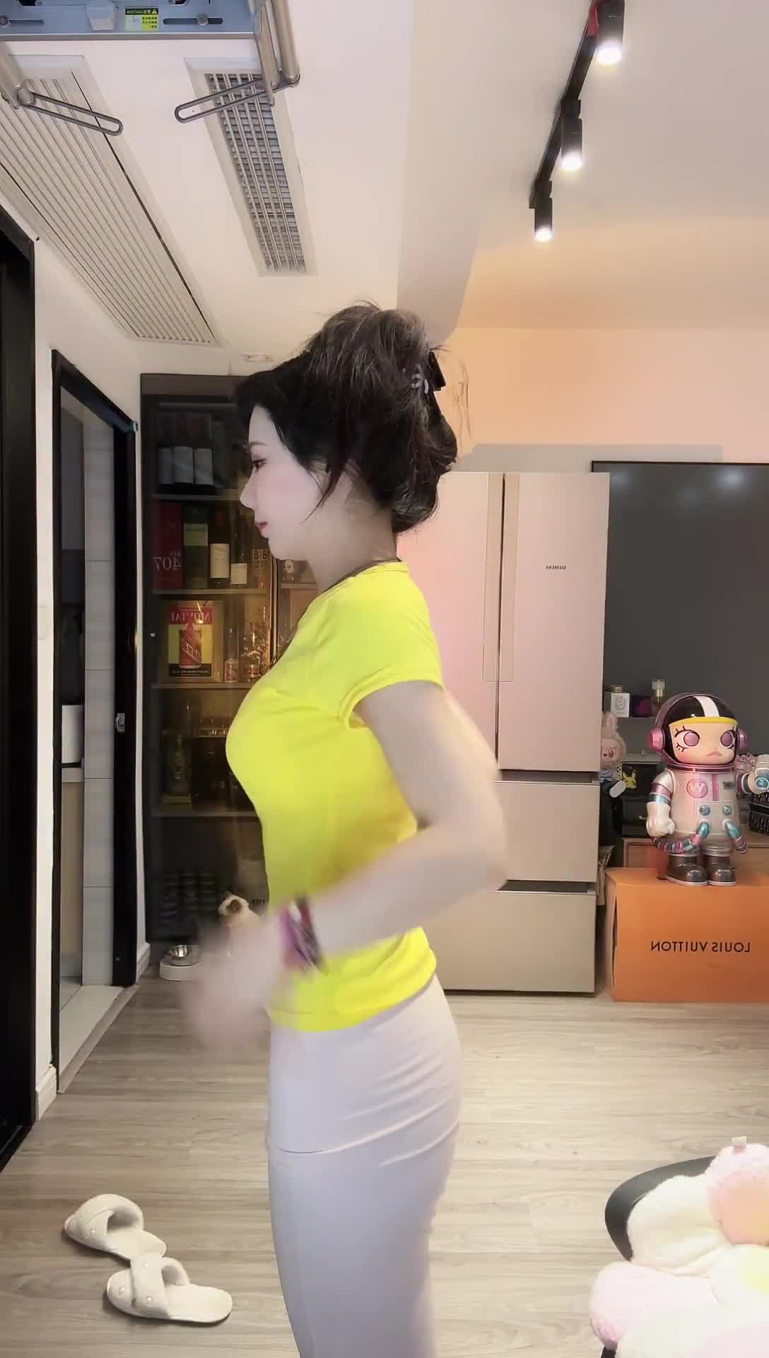 小盒子baby_2025-04-19_18-49-12_084